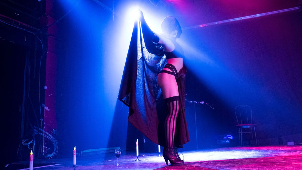 Arts-Kevin-Schenk-Suicide-Girls-Burlesque-2